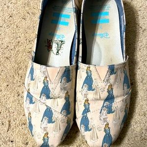 Disney x Toms sleeping beauty slip on size 10.